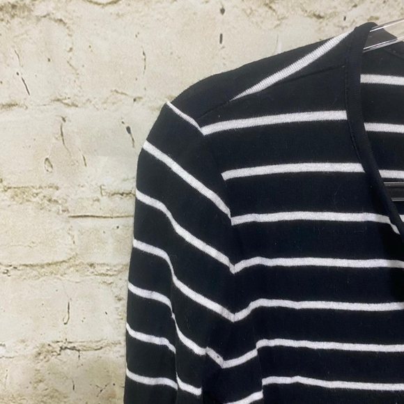 ⛔️ SOLD ⛔️ LAUREN RALPH LAUREN Woman's Stripe Quarter Length Top Size L - Picture 3 of 3